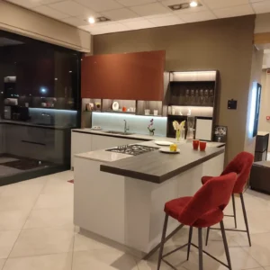 Svendita cucina moderna Link di Snaidero ad angolo con penisola e finiture di design 01 1440x 1440