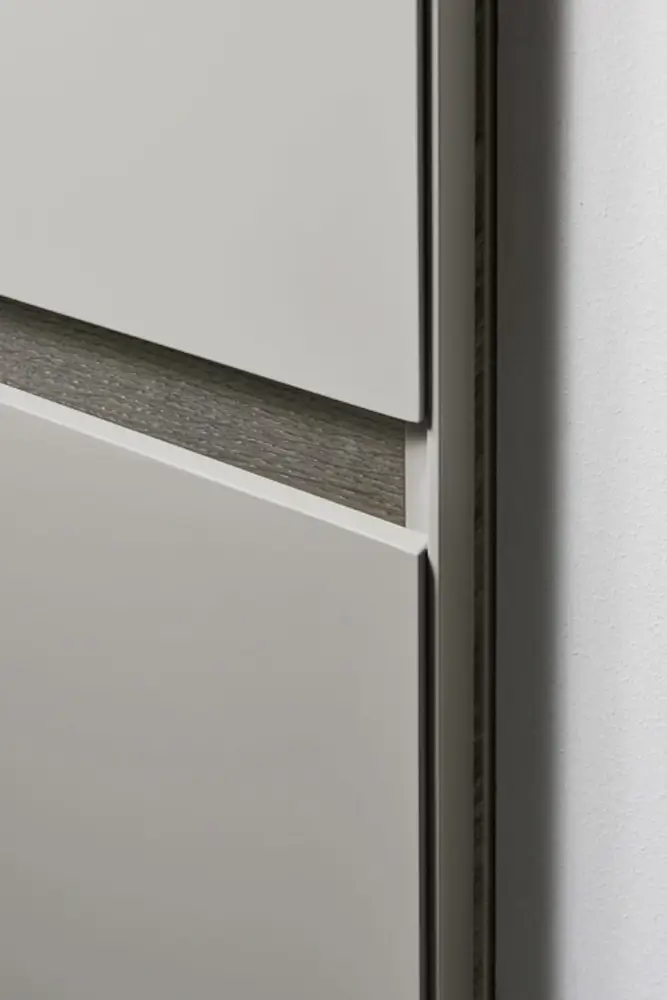 armadio complanare gola orizzontale laccato Horizontal 07 667x 1000