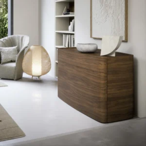 Norman Comò moderno con frontale curvato raffinato