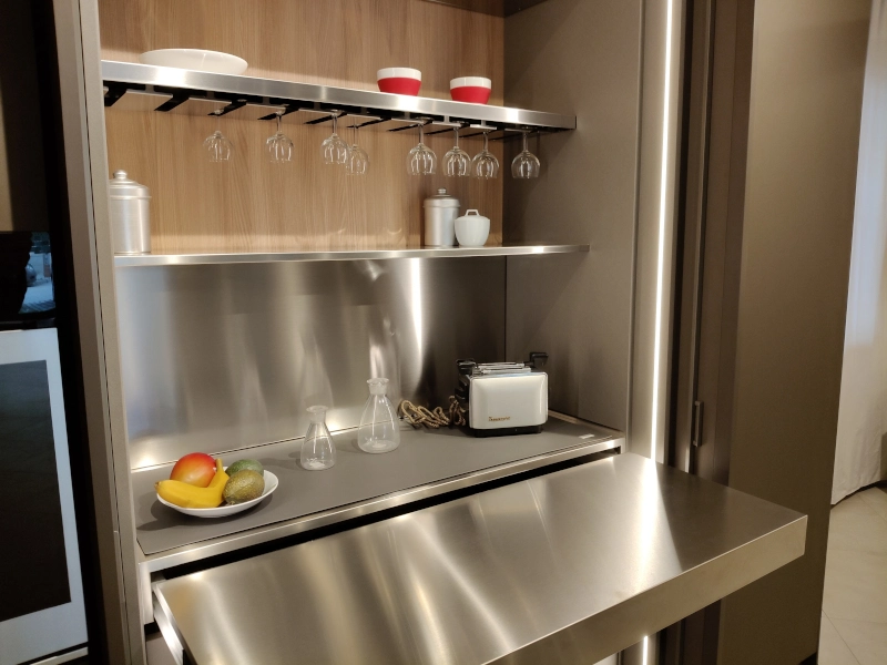 Scelta del Top della Cucina Guida ai Materiali e ai Vantaggi piano modello piano scorrevole Ernestomeda inox Sforza Arredamenti Maddaloni, Caserta 800x 600