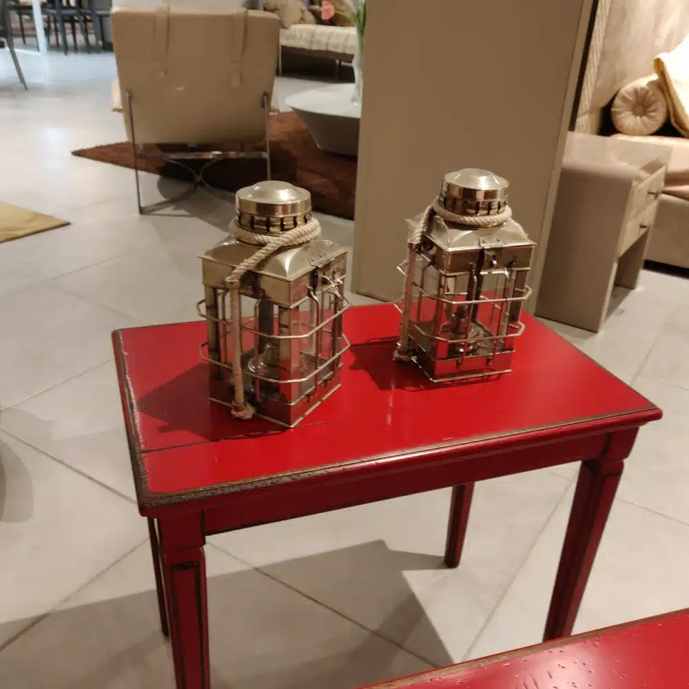 Tris tavolini design classico si adatta perfettamente a qualsiasi tipo di arredamento